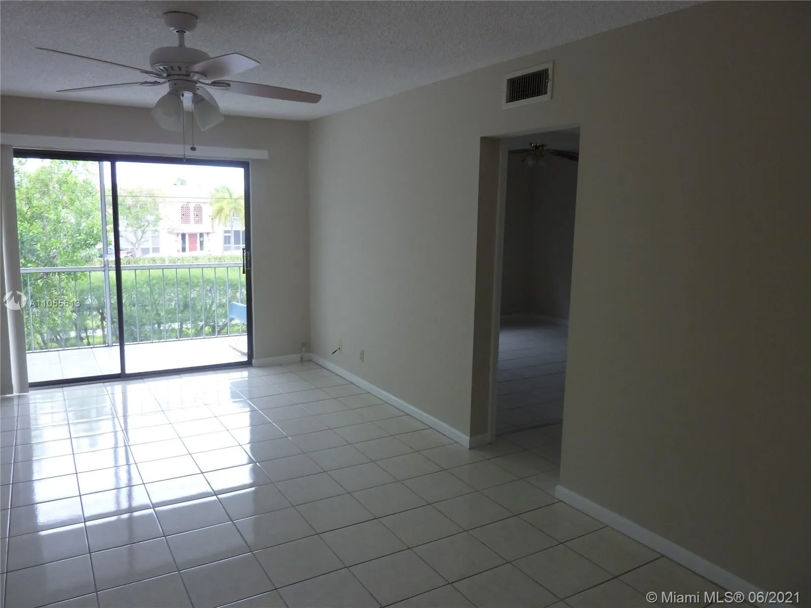 180 Cypress Club Dr # 834, Pompano Beach FL 33060