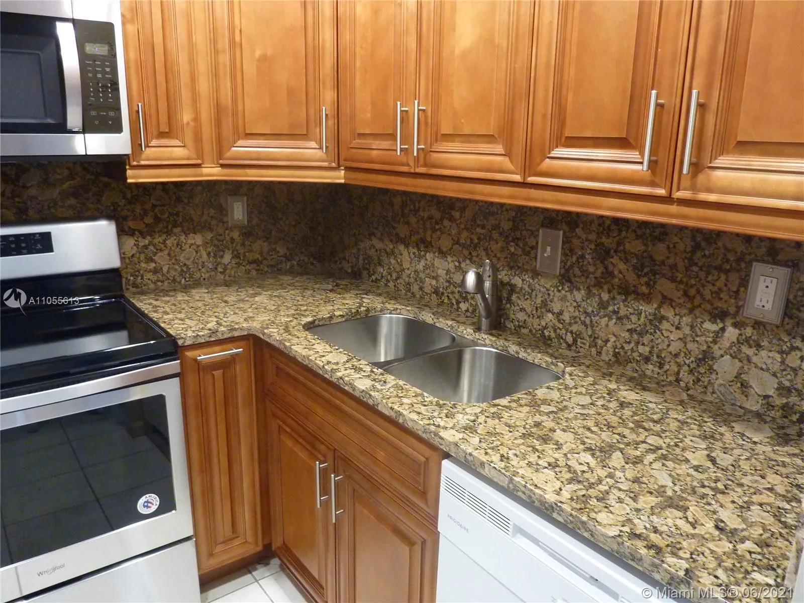 180 Cypress Club Dr # 834, Pompano Beach FL 33060