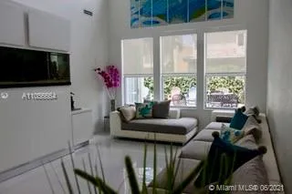 7060 NW 107th Pl, Doral FL 33178