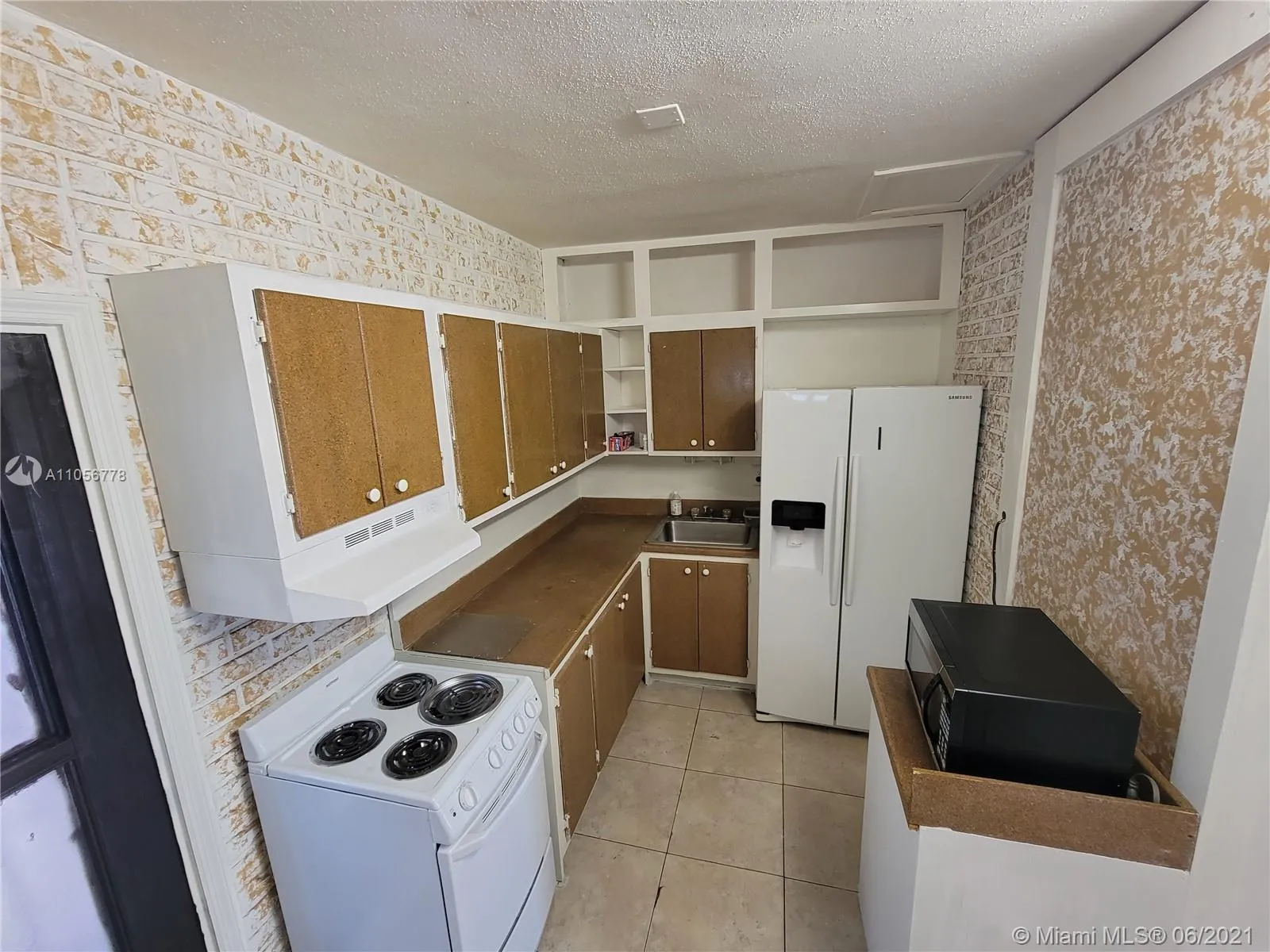 2475 NE 136th Ter, North Miami Beach FL 33181
