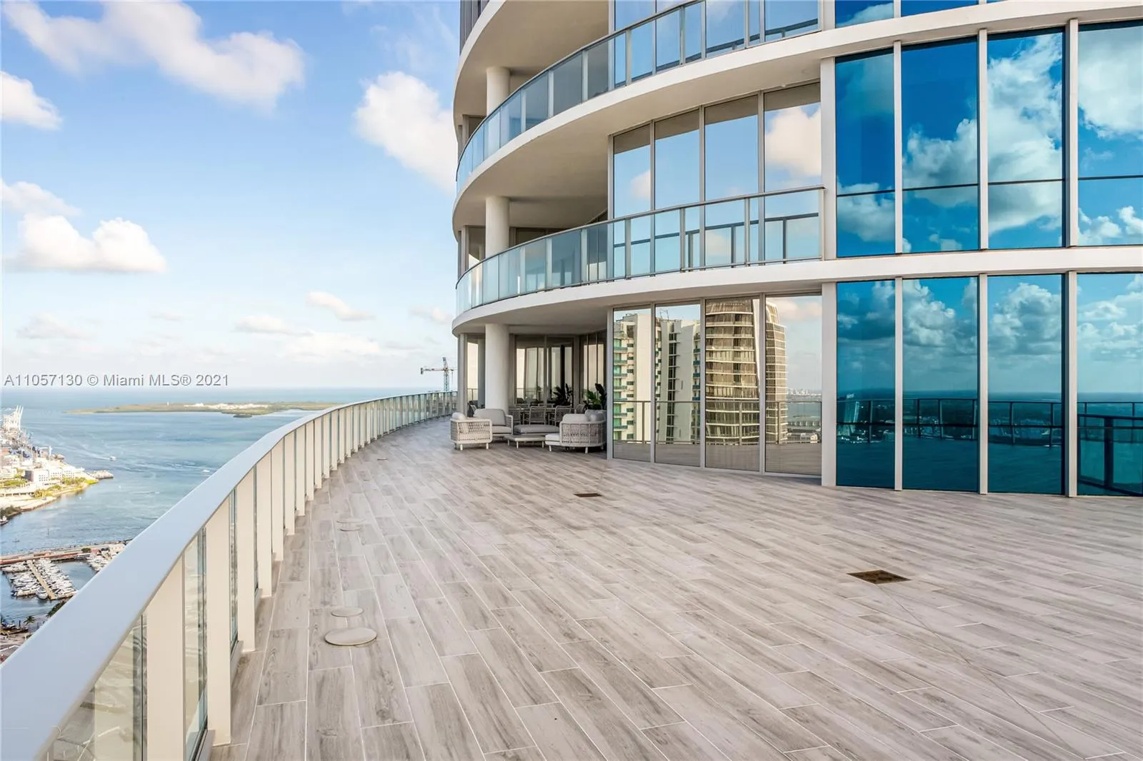851 NE 1st Ave # 5201, Miami FL 33132