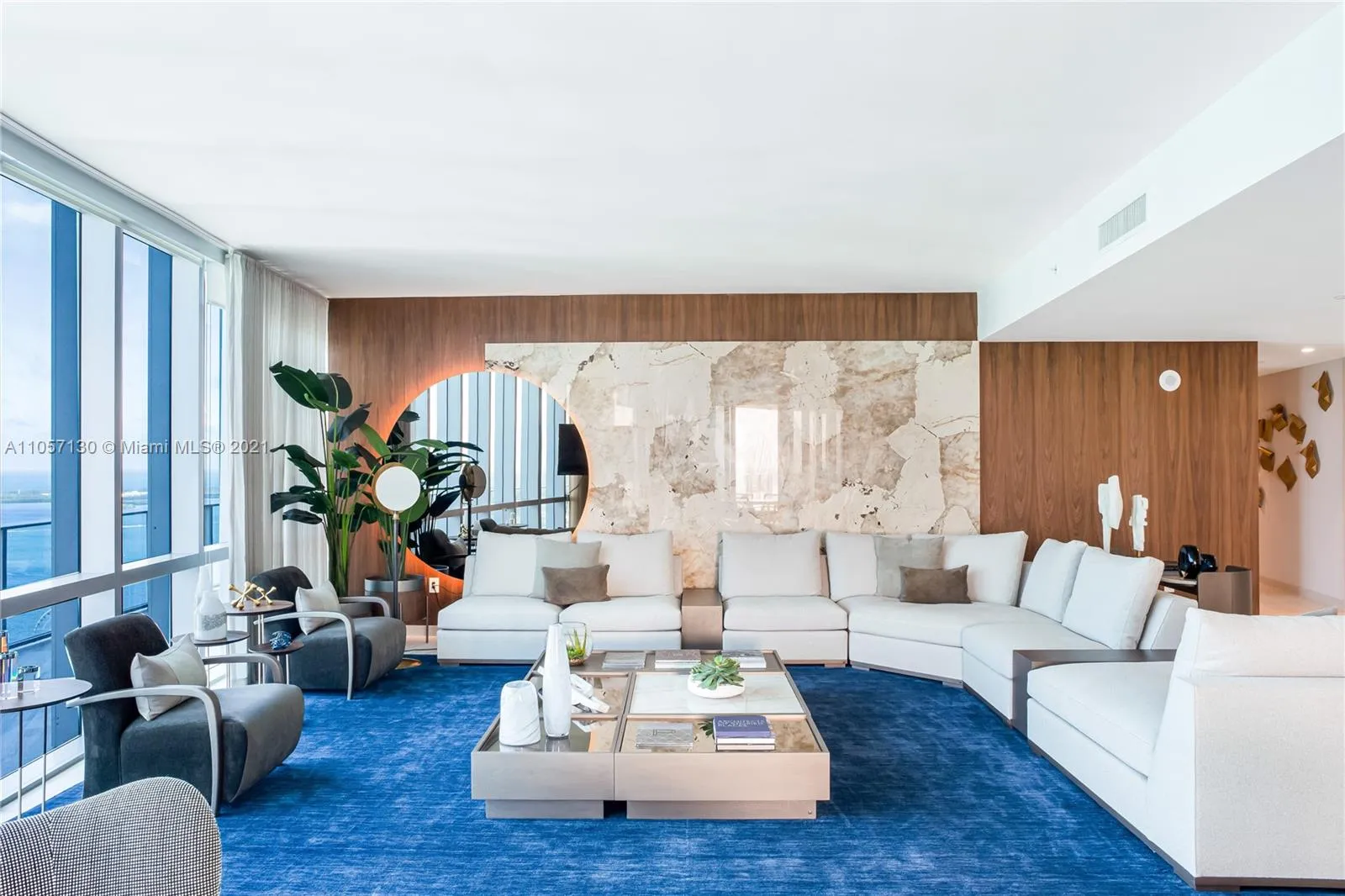 851 NE 1st Ave # 5201, Miami FL 33132