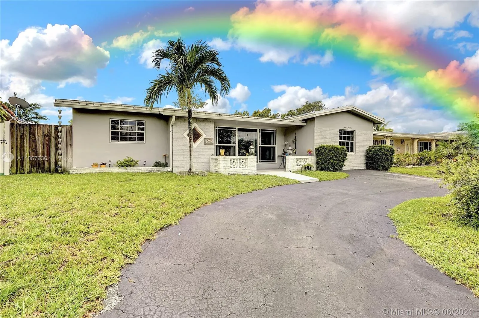 4 bedroom 2 bath for sale at 714 S Rainbow Dr, Hollywood FL 33021