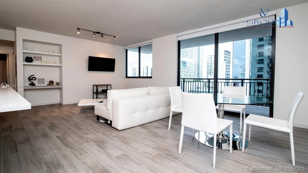 2 bedroom 2 bath for sale at 999 SW 1st Ave # 1514, Miami FL 33130