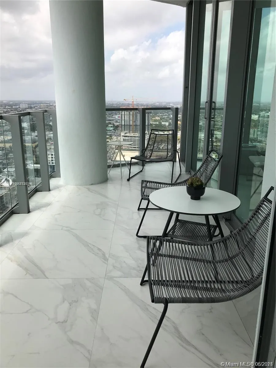 1 bedroom 2 bath for sale at 2900 NE 7th Ave # 3509, Miami FL 33137