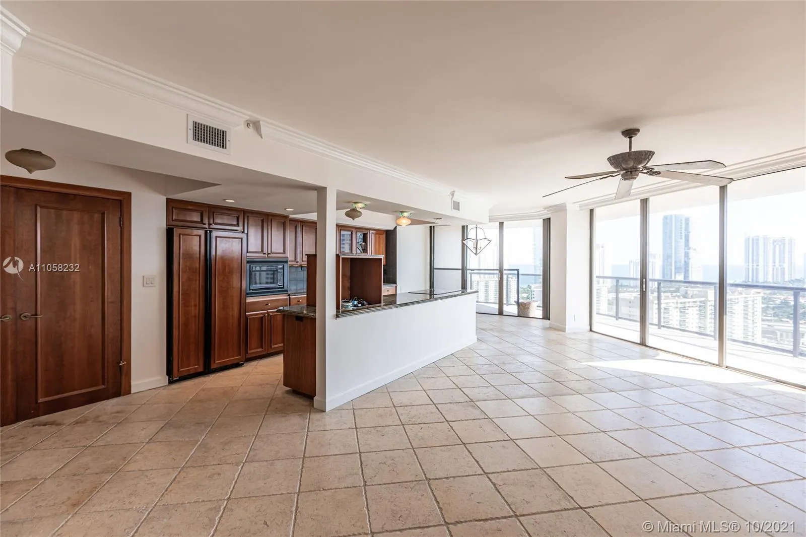 19667 Turnberry Way # 26B, Aventura FL 33180