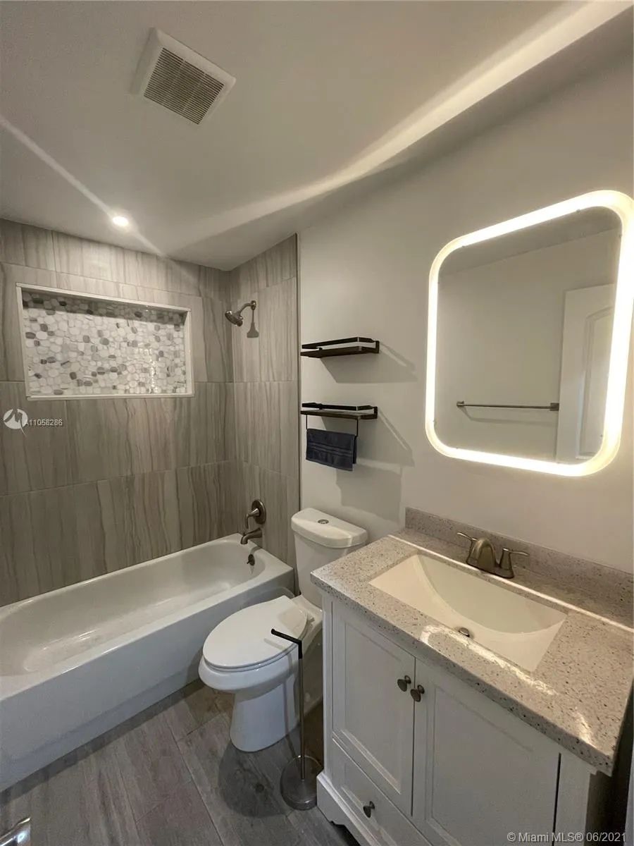 1 bath for rent at 170 NE 60th St, Oakland Park FL 33334