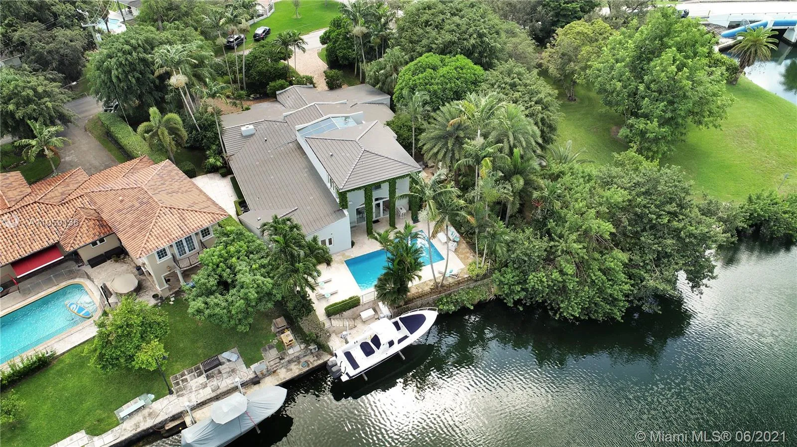 5 bedroom 5 bath for sale at 755 Blue Rd, Coral Gables FL 33146