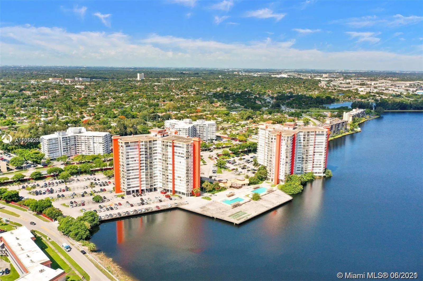 2 bedroom 2 bath for sale at 1351 NE Miami Gardens Dr # 505E, Miami FL 33179