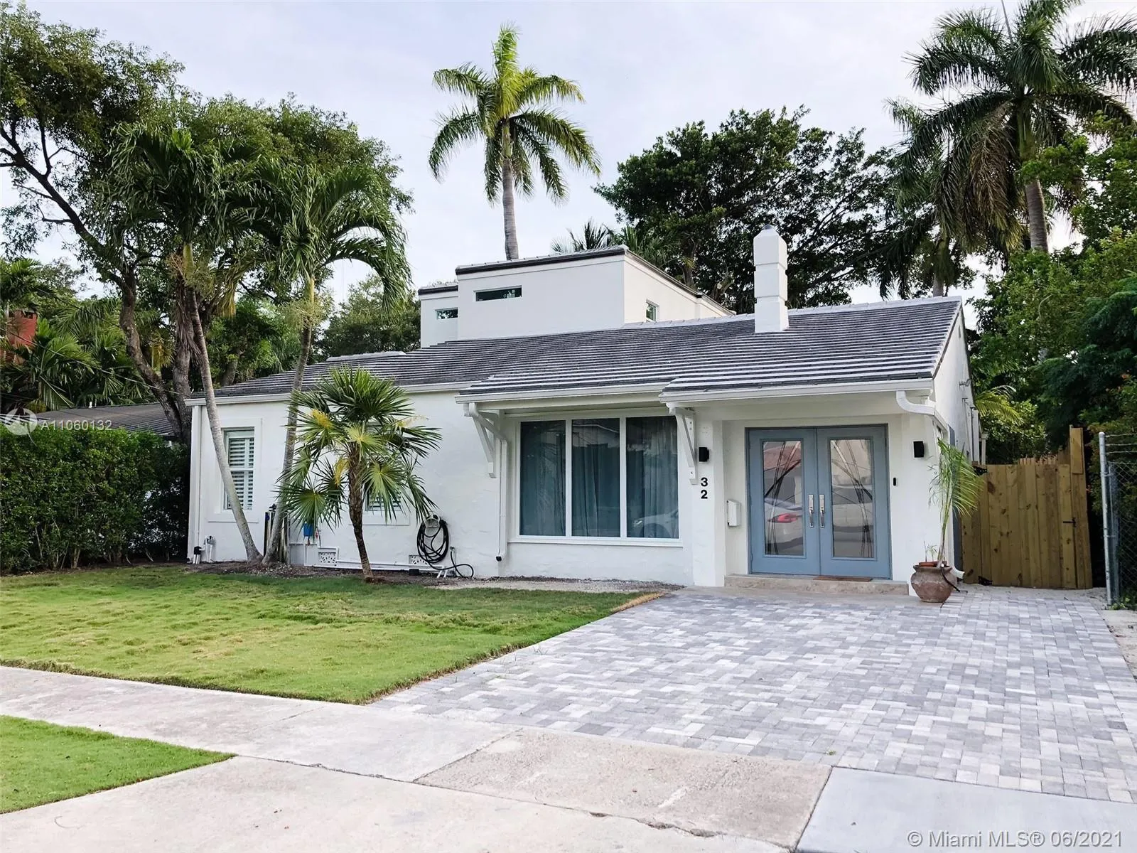 3 bedroom 3 bath for sale at 32 SW 23rd Rd, Miami FL 33129
