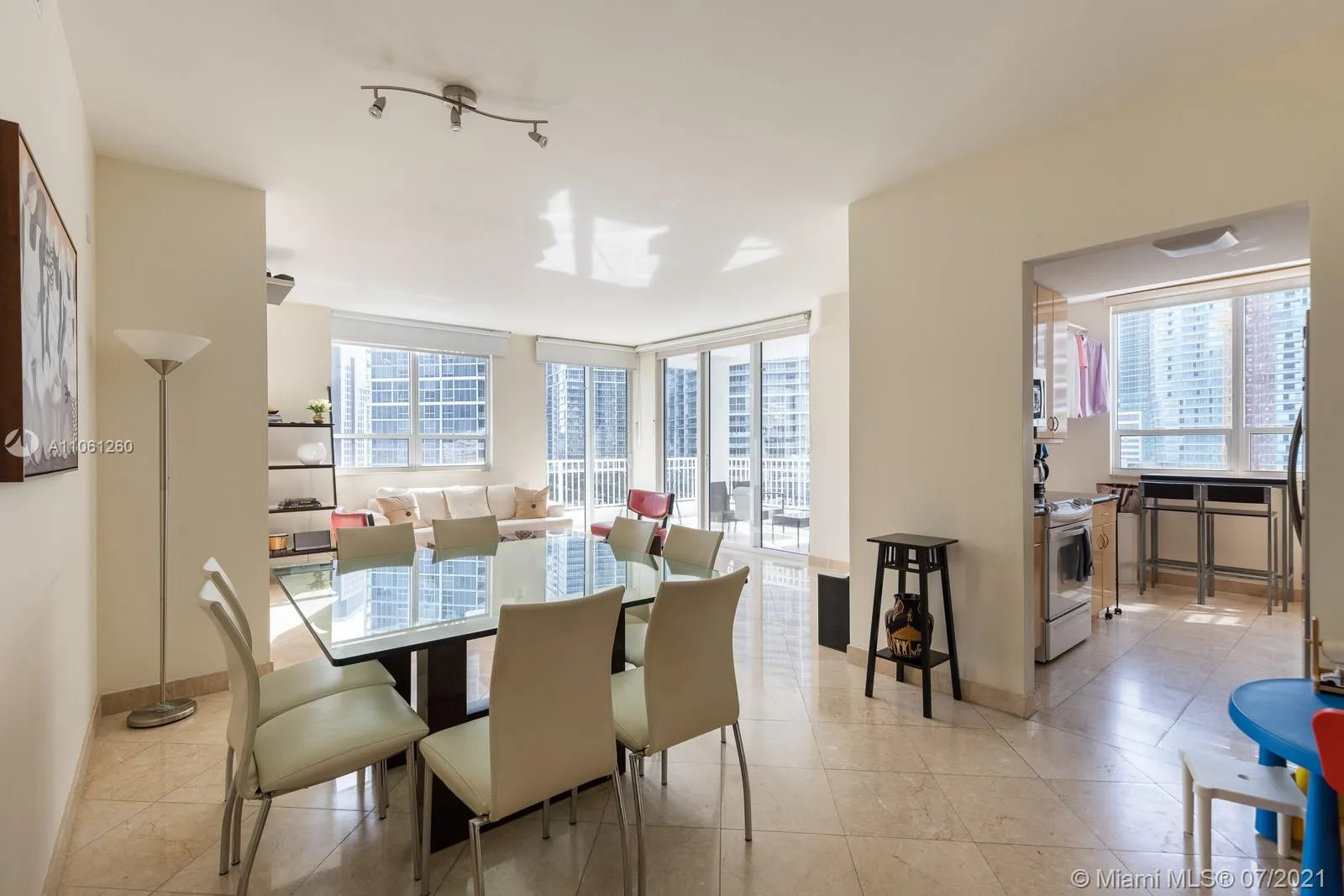 2 bedroom 2 bath for rent at 801 Brickell Key Blvd # 2002, Miami FL 33131