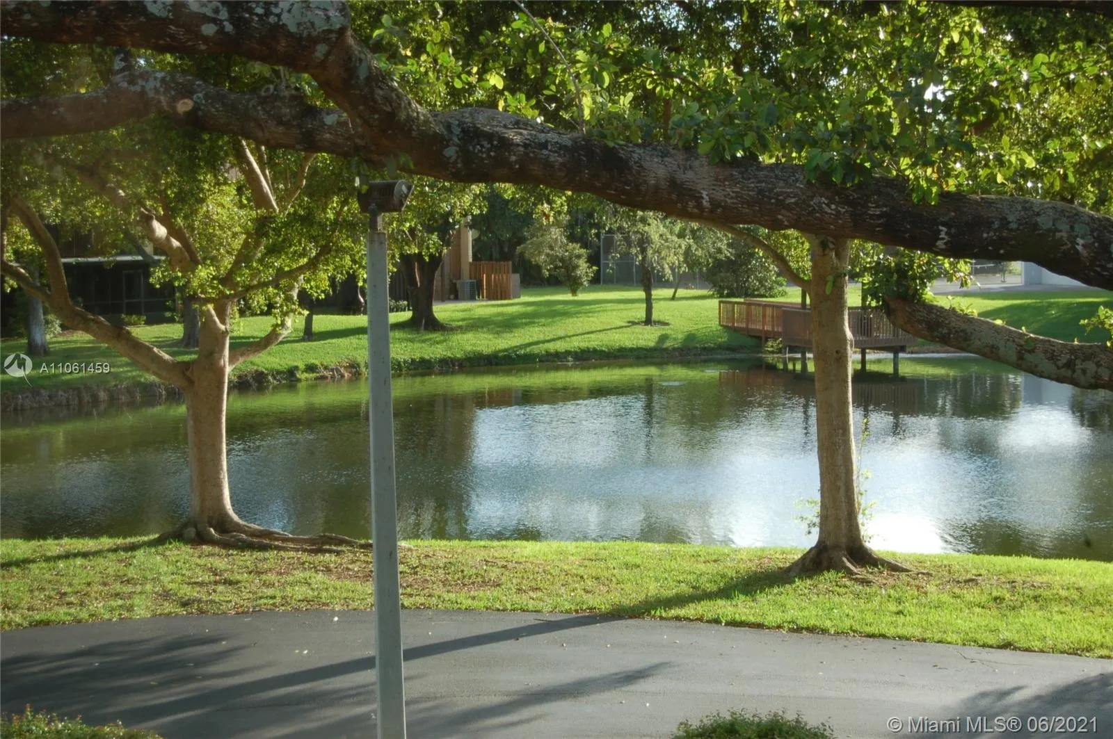 2 bedroom 2 bath for sale at 8524 Old Country Mnr # 107, Davie FL 33328