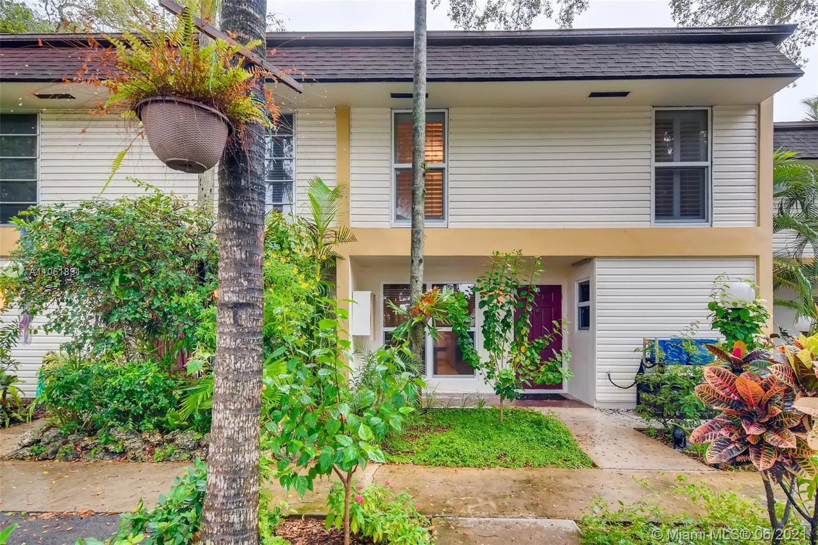 4 bedroom 2 bath for sale at 3301 Simms St # 12B, Hollywood FL 33021