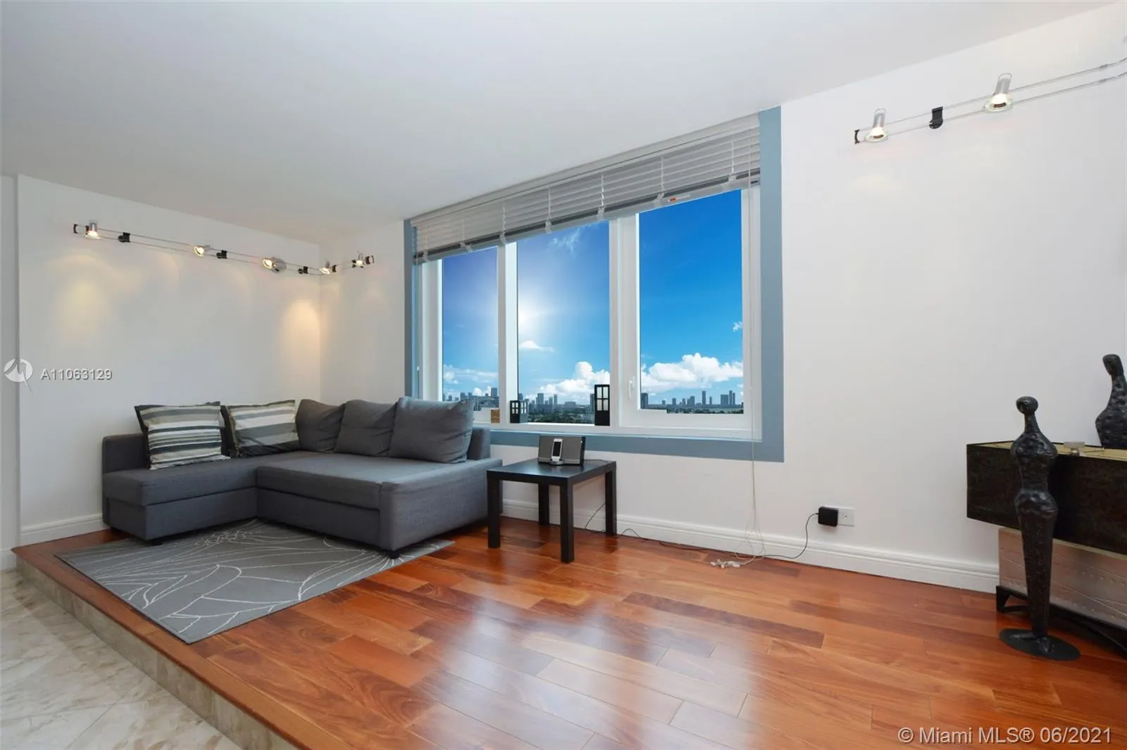 1 bedroom 1 bath for sale at 2301 Collins Ave # 731, Miami Beach FL 33139