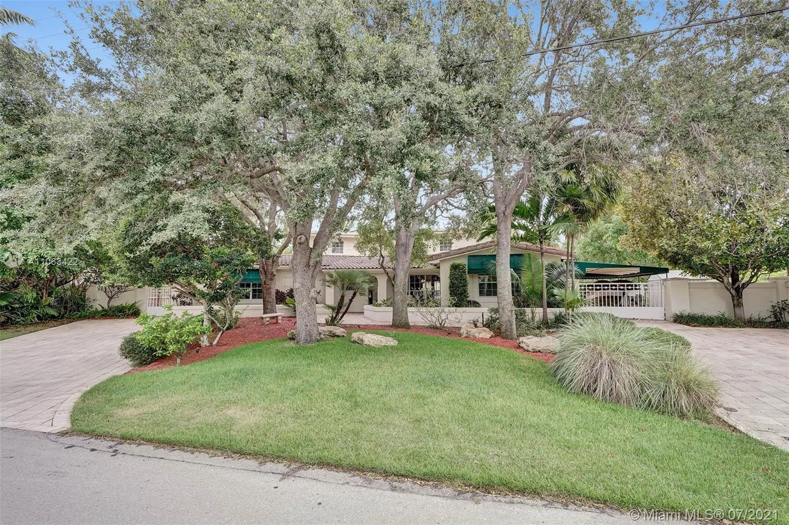 7 bedroom 3 bath for sale at 1809 Coral Gardens Dr, Wilton Manors FL 33306