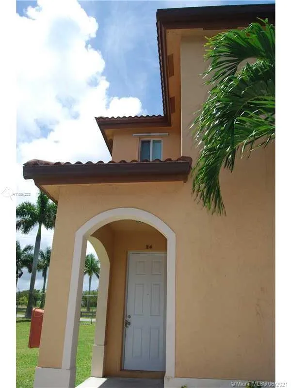3 bedroom 2 bath for rent at 12080 SW 268th St # 24, Homestead FL 33032