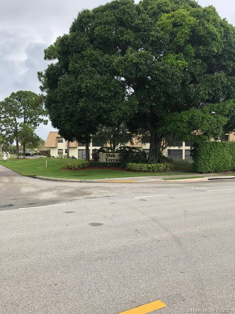 4545 Oak Terrace Dr # 4545, Green Acres FL 33463