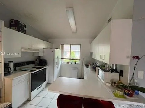 8015 Lake Dr # 201, Doral FL 33166