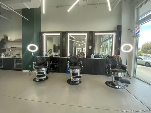 2700 SW 27th ave, Coconut Grove FL 33133