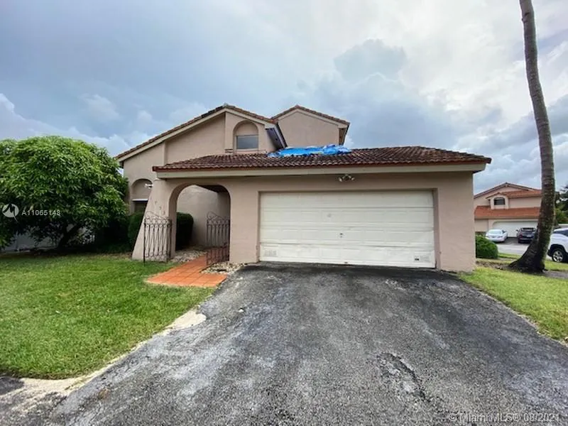 17532 NW 61st Ct N, Hialeah FL 33015