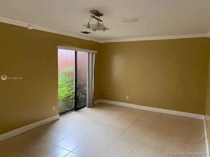 17532 NW 61st Ct N, Hialeah FL 33015