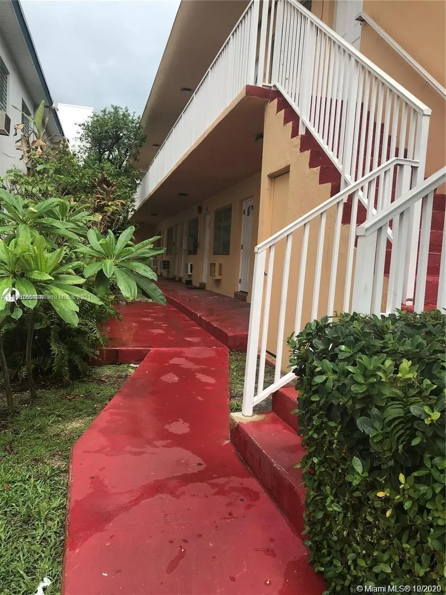 7720 Harding Ave # 3, Miami Beach FL 33141