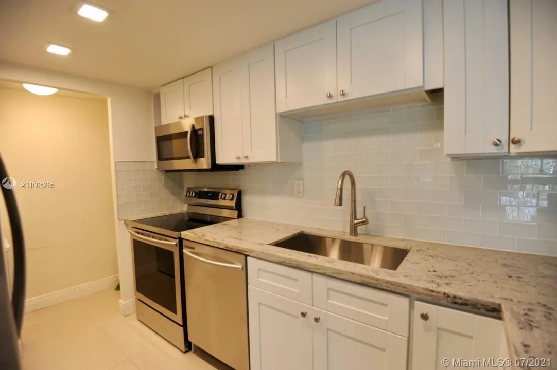 5201 Orduna Dr # 14, Coral Gables FL 33146