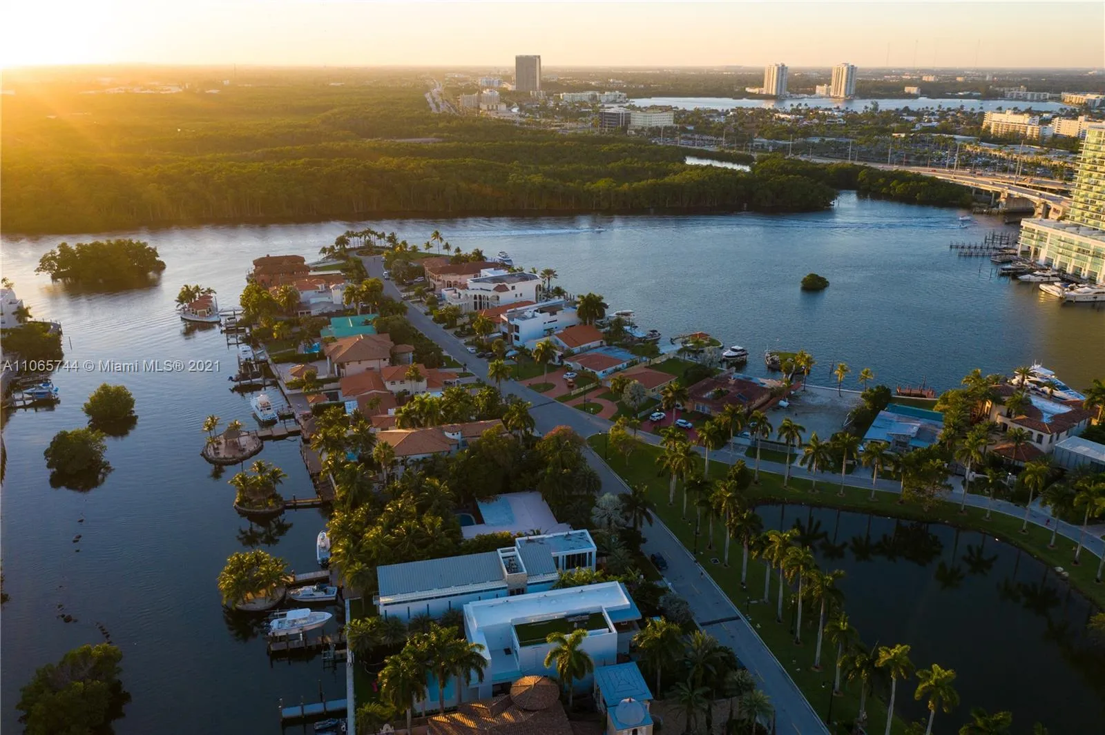 6 bedroom 7 bath for sale at 307 Atlantic Ave, Sunny Isles Beach FL 33160