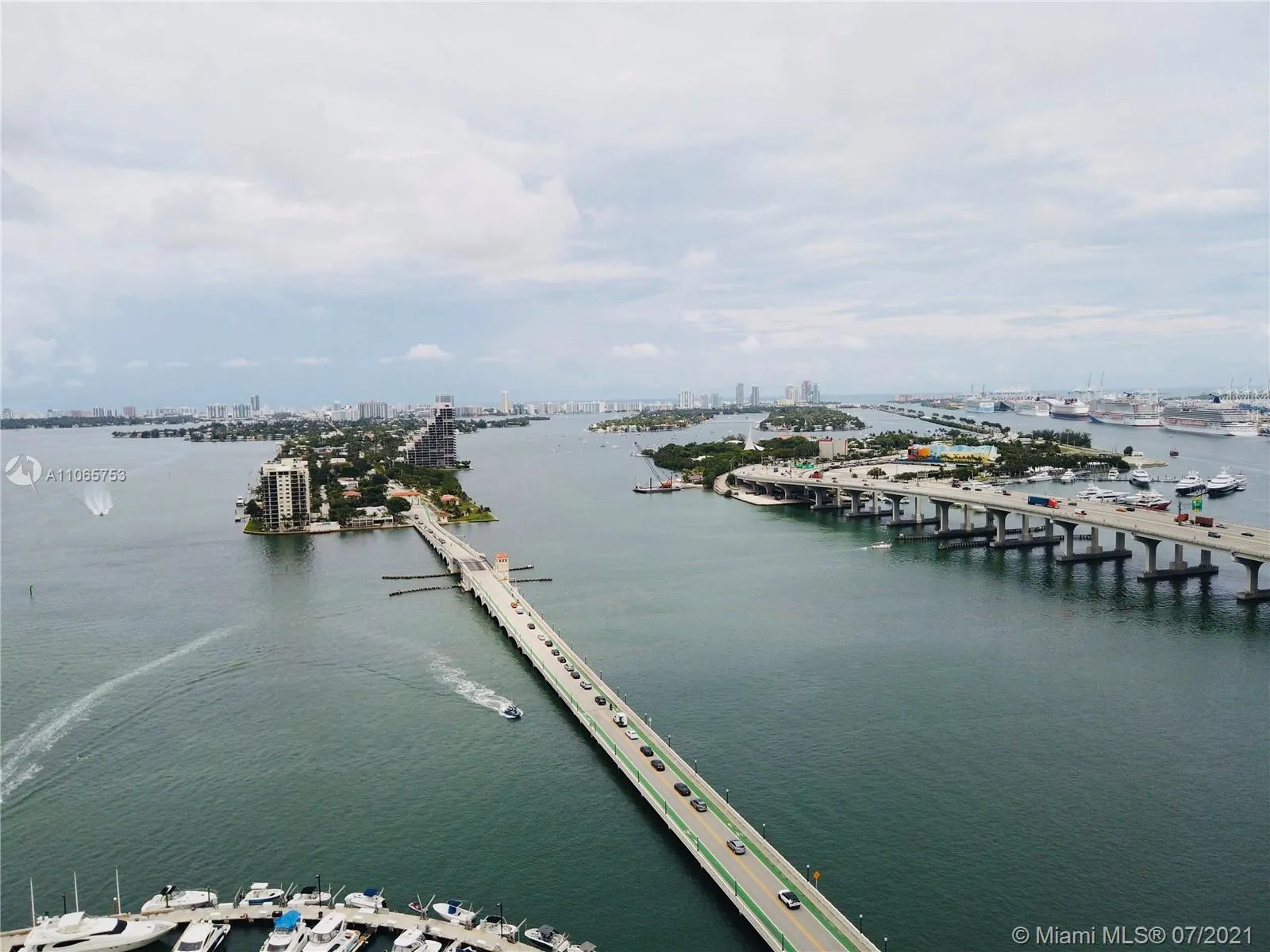 2 bedroom 2 bath for rent at 555 NE 15th St # 31C, Miami FL 33132