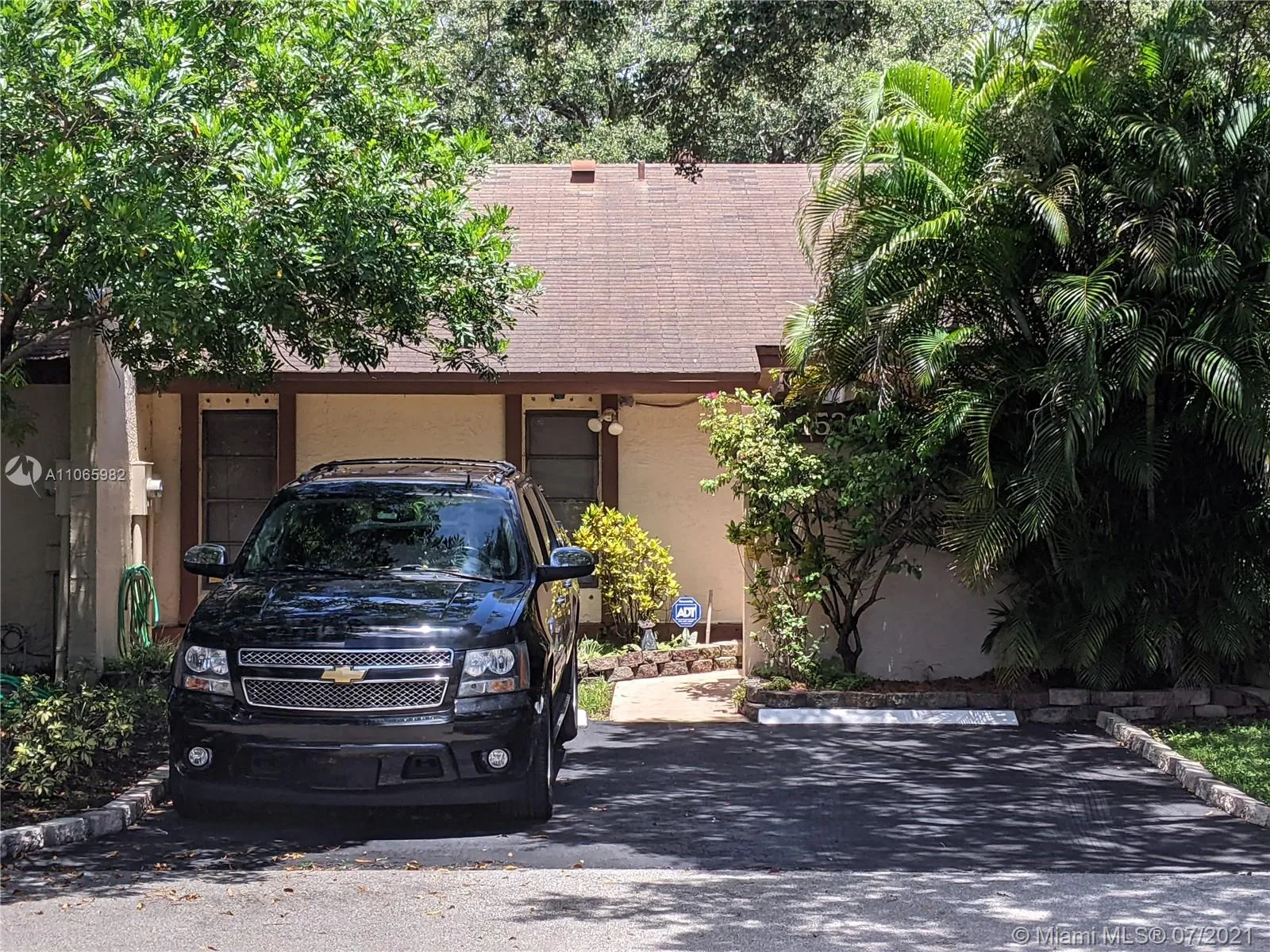 2 bedroom 2 bath for sale at 1530 NW 96th Ave # 1530, Pembroke Pines FL 33024