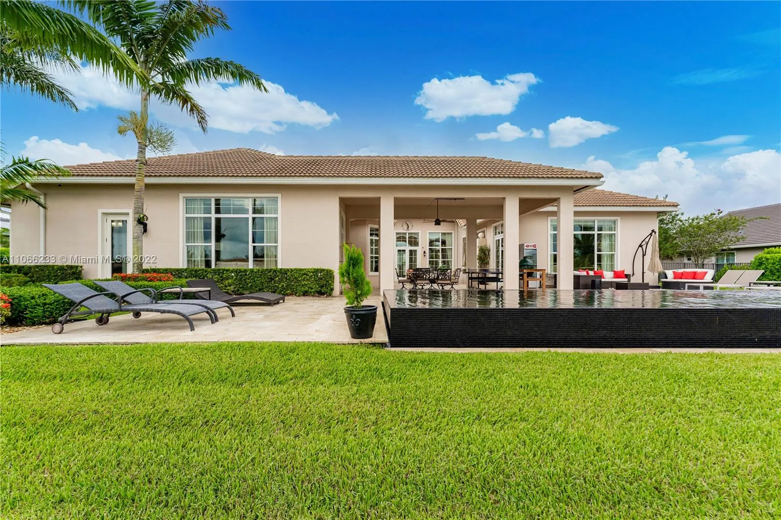 5669 S Sterling Ranch Dr, Davie FL 33314