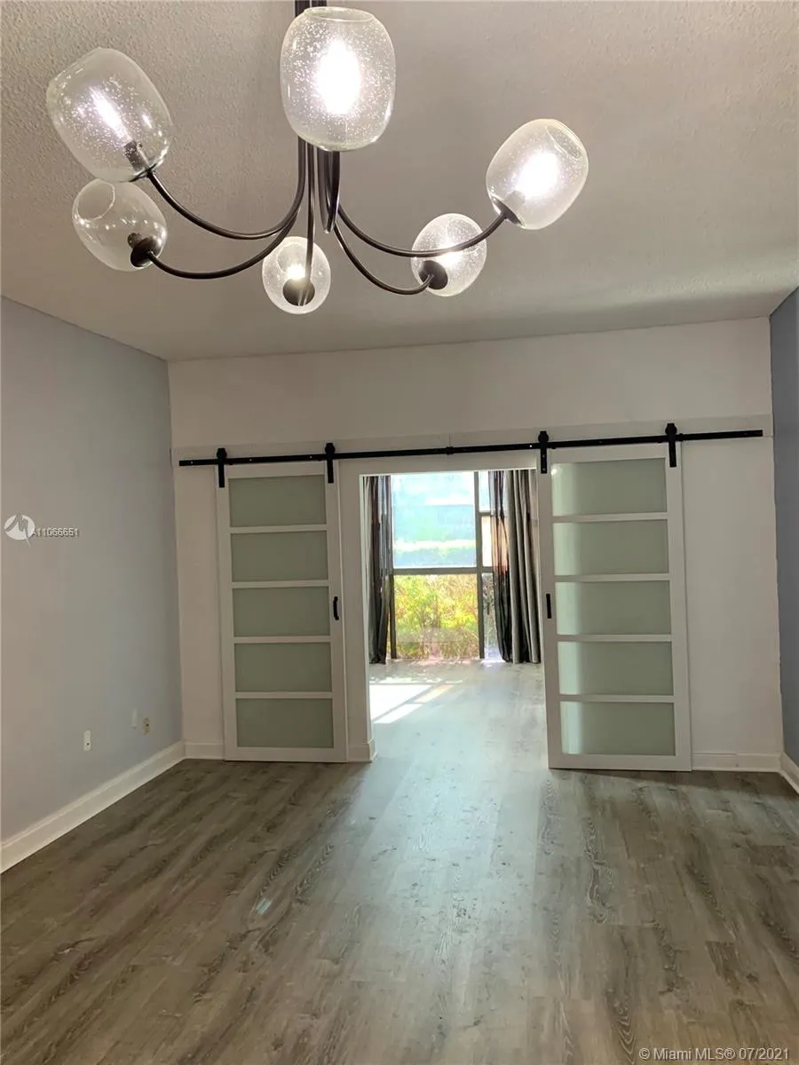 1 bedroom 1 bath for sale at 20515 E Country Club Dr # 148, Aventura FL 33180