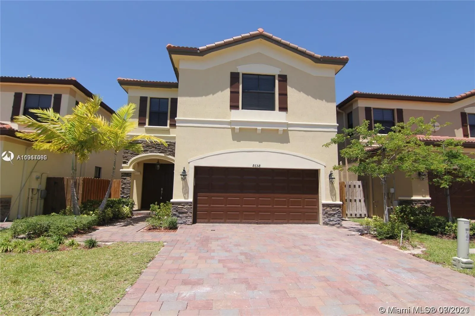 4 bedroom 4 bath for sale at 8658 NW 99th Path, Doral FL 33178