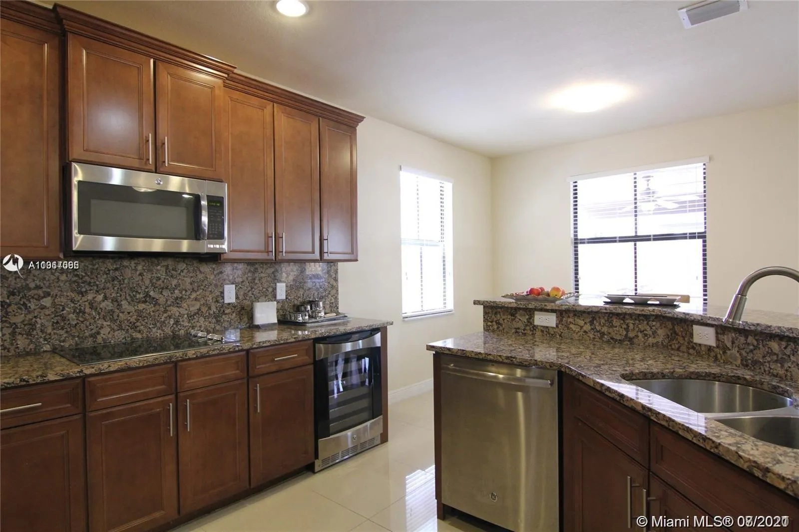 8658 NW 99th Path, Doral FL 33178