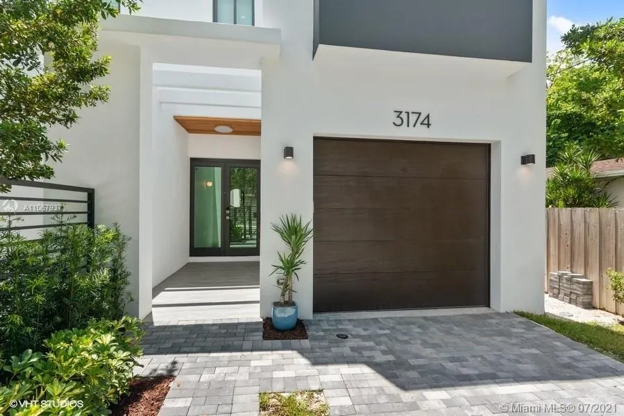 3174 Elizabeth St, Miami FL 33133