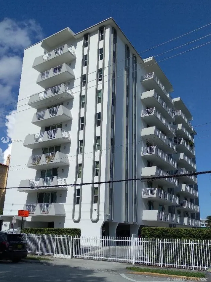 7133 Bay Dr # 305, Miami Beach FL 33141