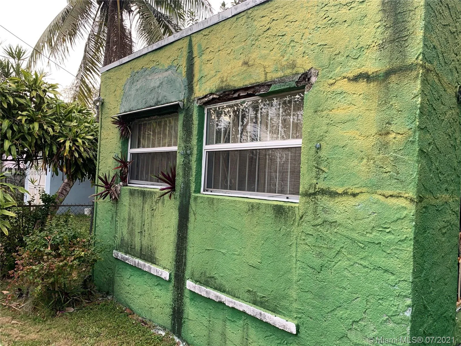 1855 NW 58th St, Miami FL 33142