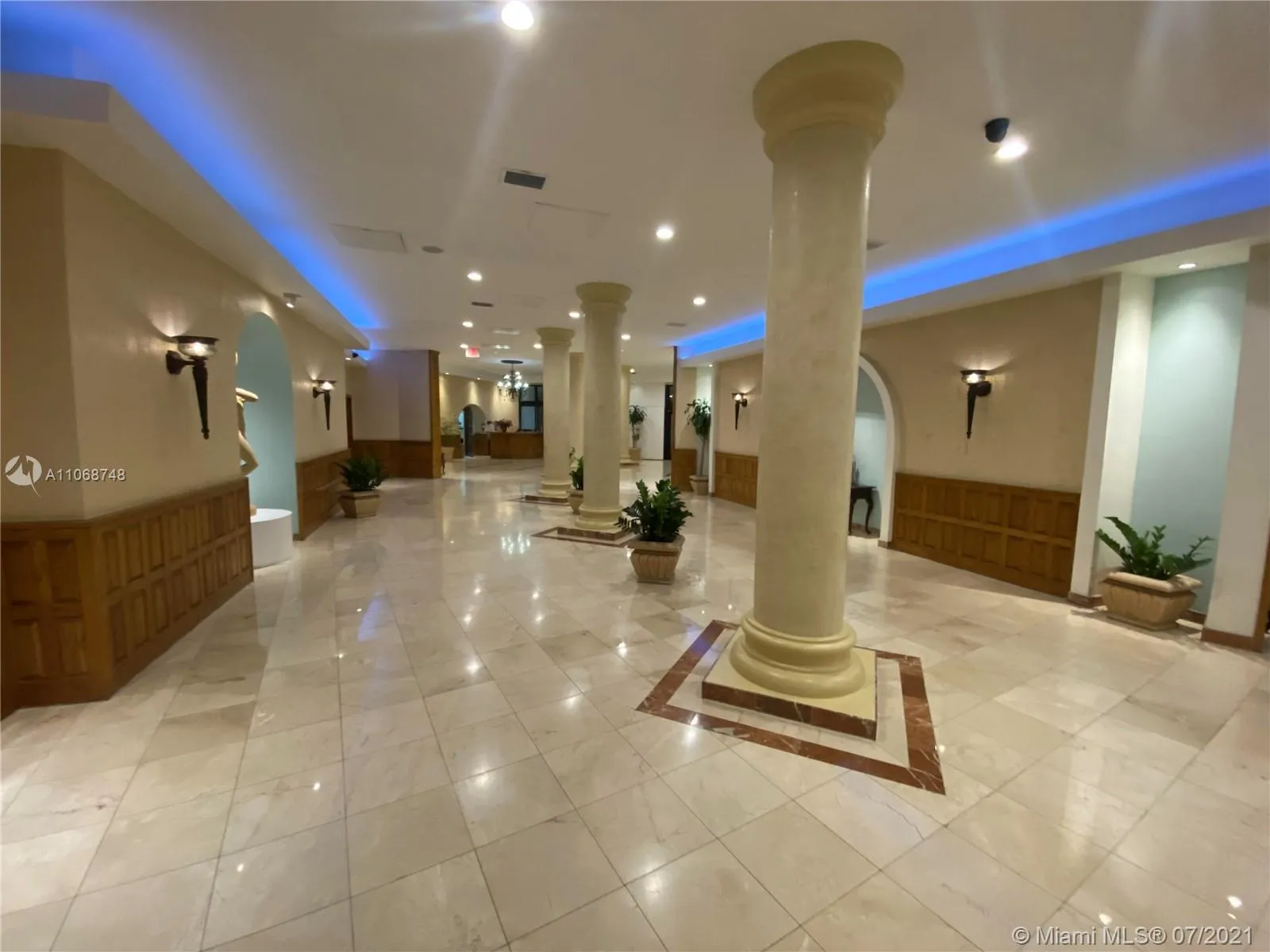 3725 S Ocean Dr # 717, Hollywood FL 33019