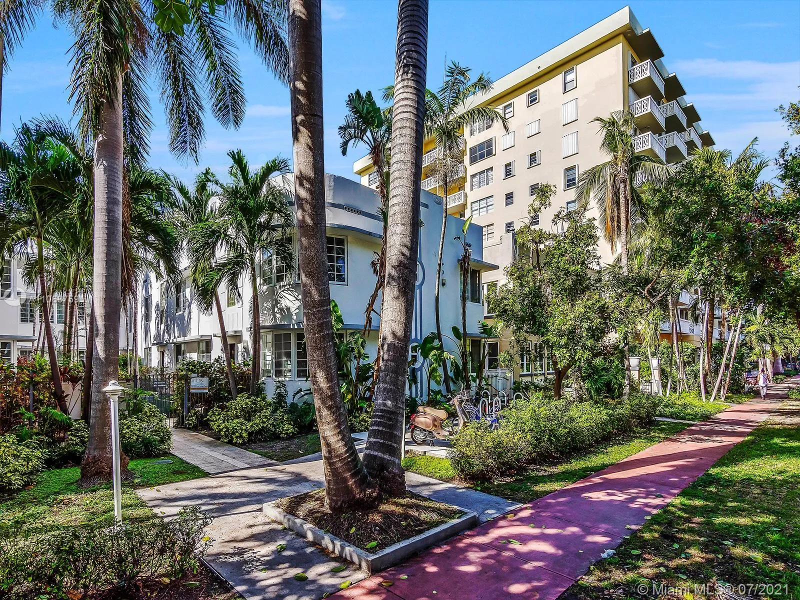 1 bedroom 1 bath for sale at 1000 Meridian Ave # 15, Miami Beach FL 33139