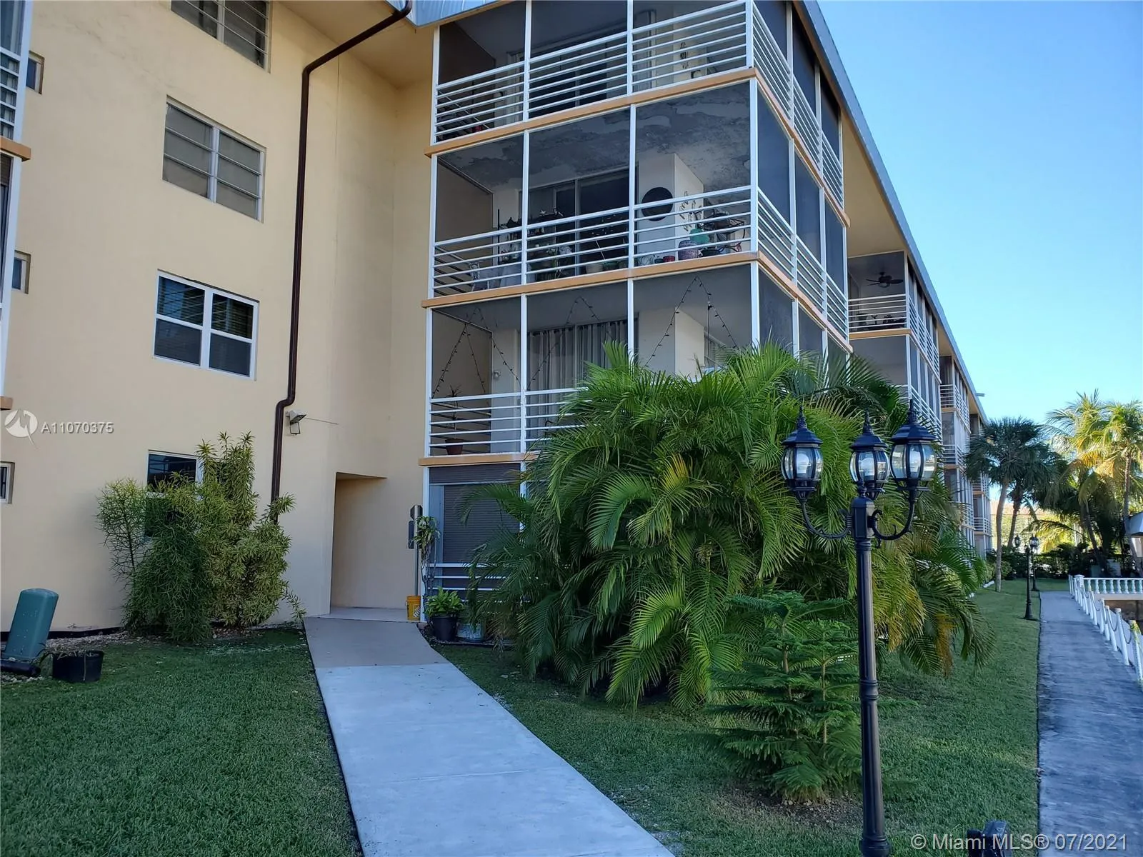 3551 NE 169th St # 400, North Miami Beach FL 33160