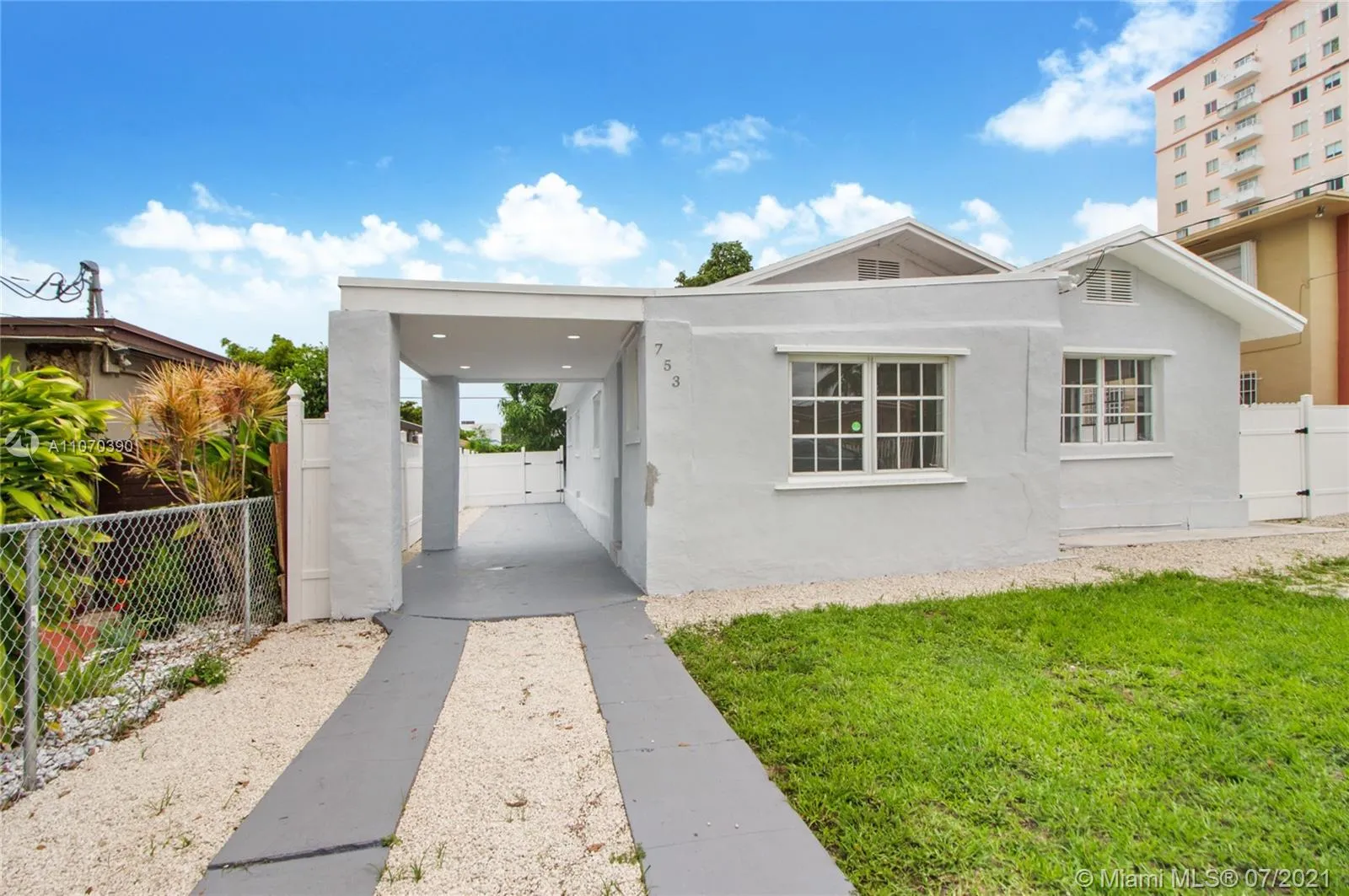 753 NW 22nd Ct, Miami FL 33125