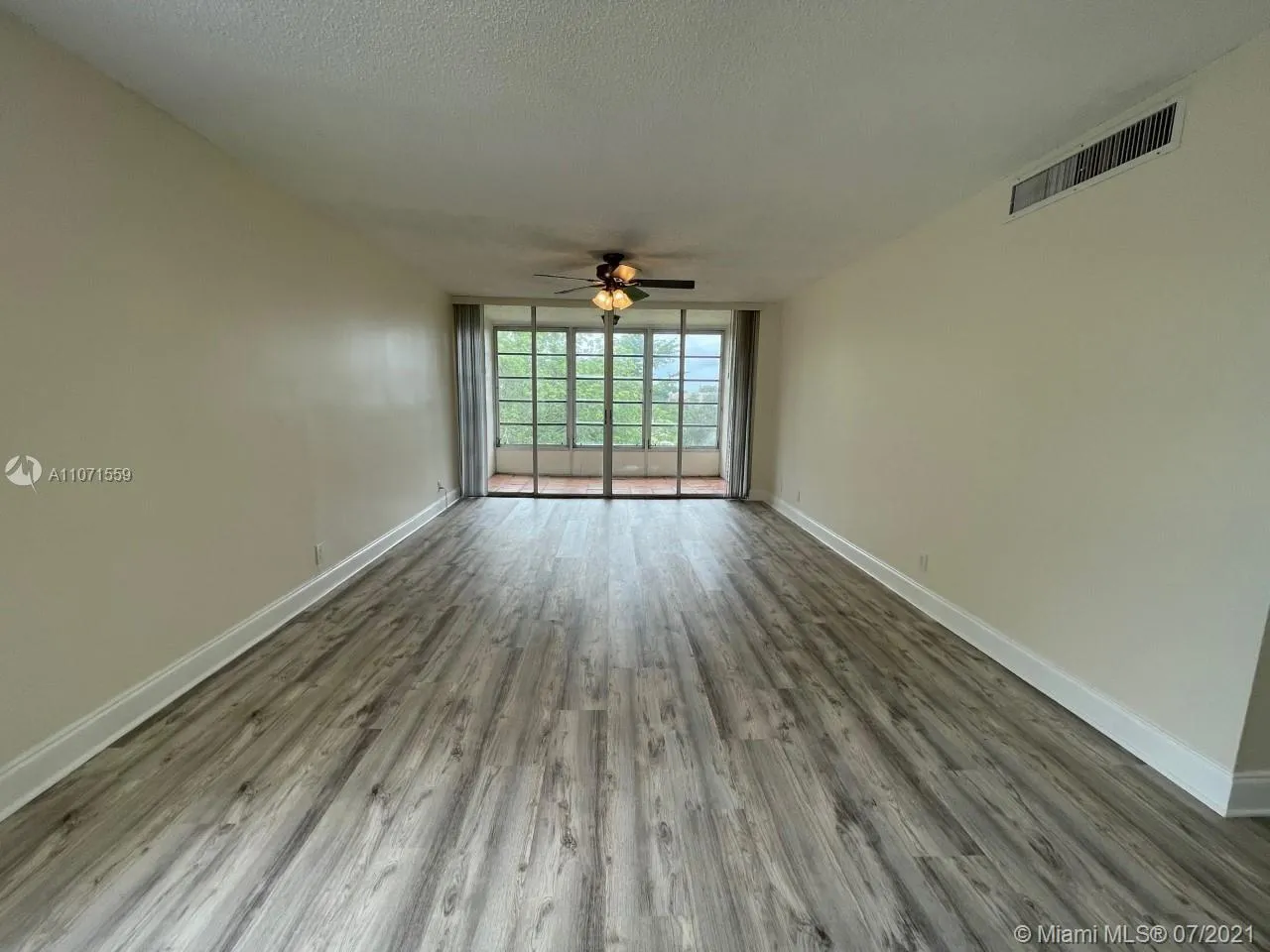 9471 Evergreen Pl # 401, Davie FL 33324