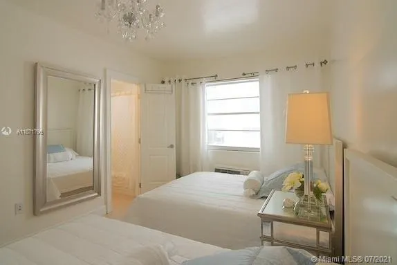 1 bedroom 1 bath for sale at 335 Ocean Dr # 214, Miami Beach FL 33139