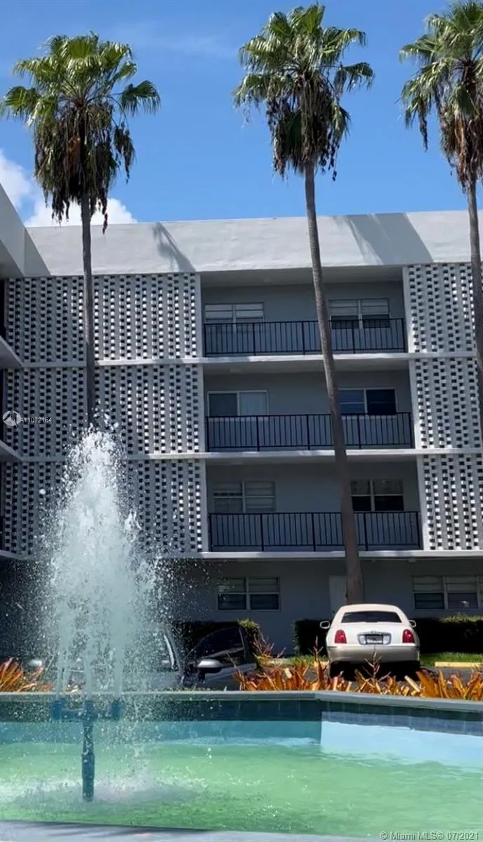 873 NE 195th St # 309, Miami FL 33179