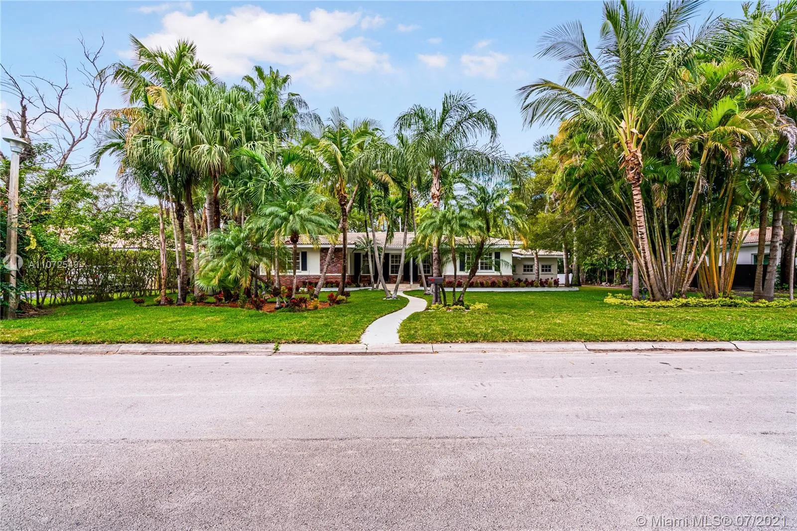 4756 Bay Point Rd, Miami FL 33137