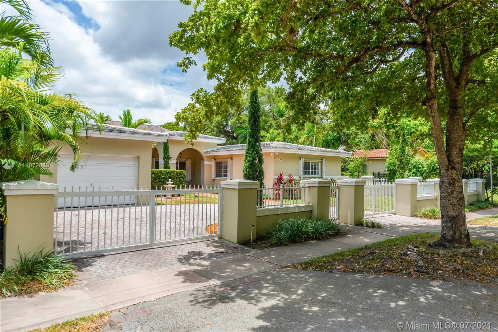 2508 Anderson Rd, Coral Gables FL 33134