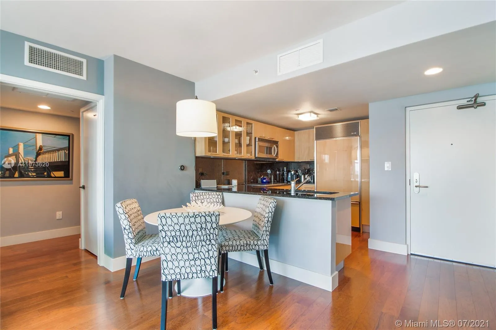 1 bedroom 1 bath for sale at 6801 Collins Ave # 1101, Miami Beach FL 33141