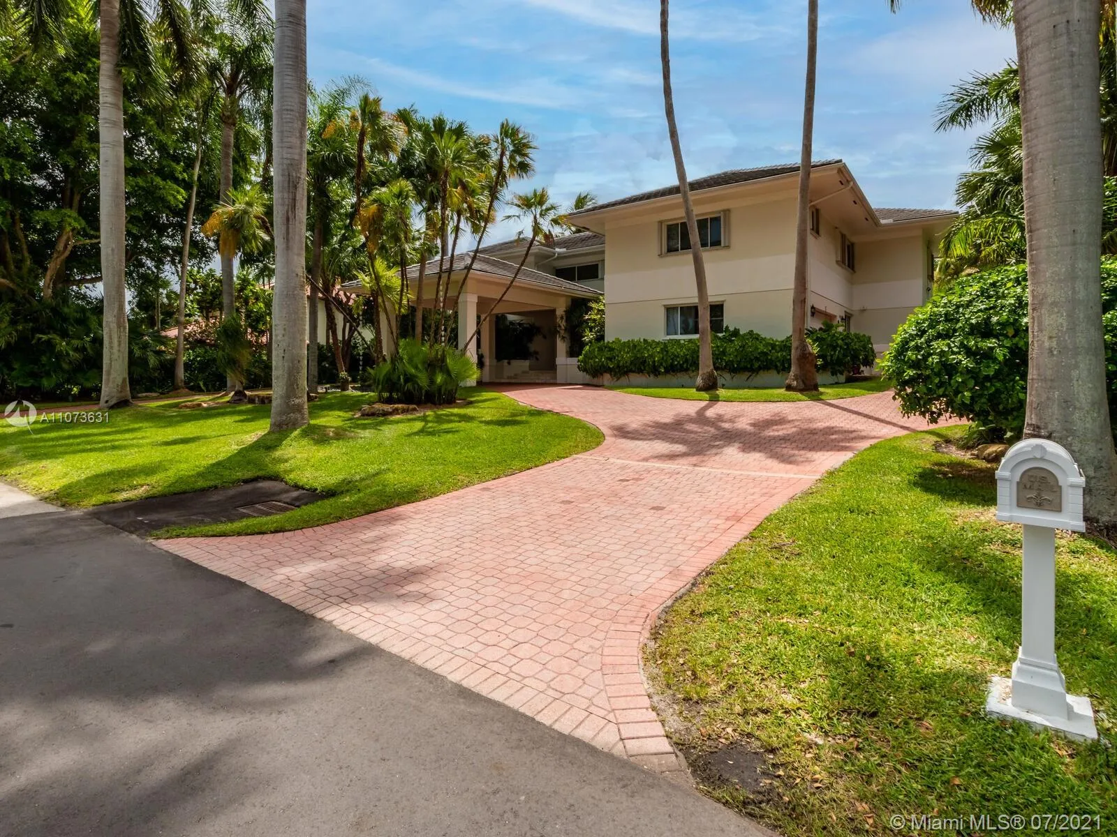170 Isla Dorada Blvd, Coral Gables FL 33143
