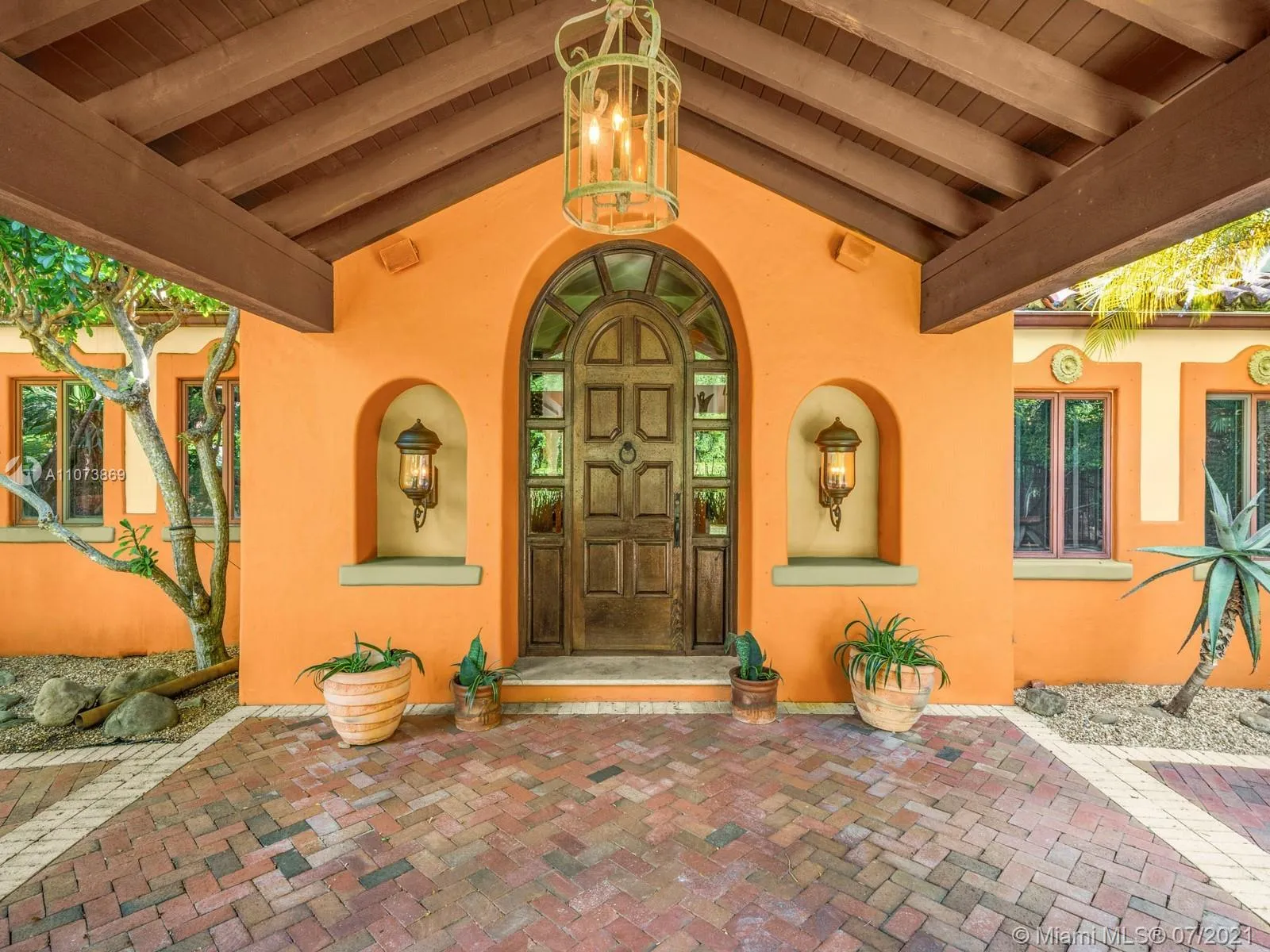 4 bedroom 4 bath for sale at 4224 Lennox Dr, Miami FL 33133