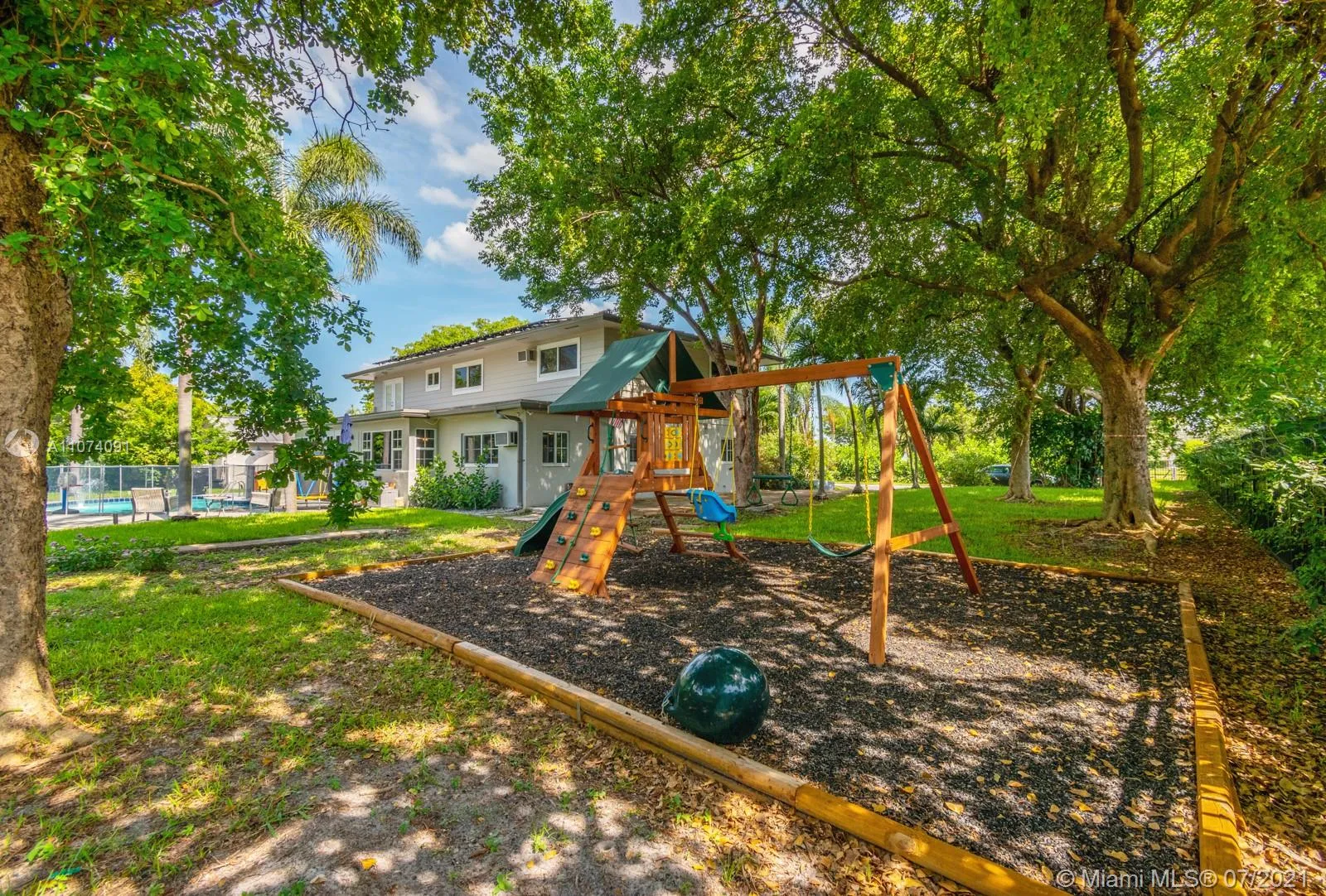 1220 NE 9th Ct, Pompano Beach FL 33060